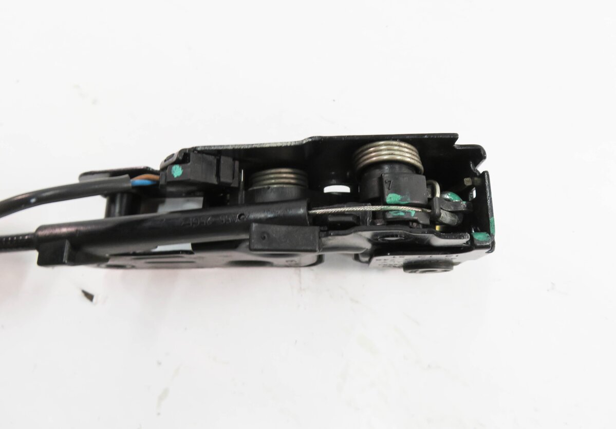 Thumbnail 7: 2014 AUDI Q5 (B8 8R) FRONT LOWER HOOD LOCK LATCH ACTUATOR