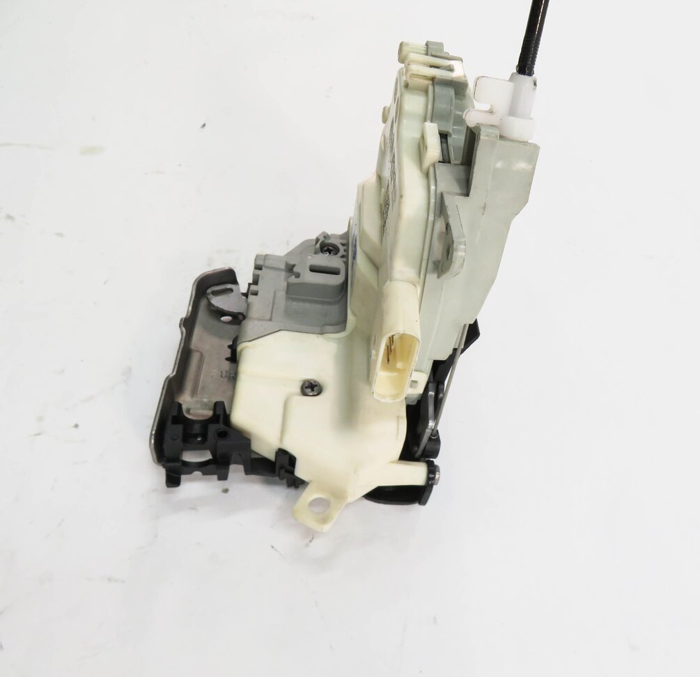Thumbnail 3: 2010-2020 VW PORSCHE - A3 A4 A8 S3 S4 Q5 MACAN PANAMERA - RIGHT REAR DOOR LATCH