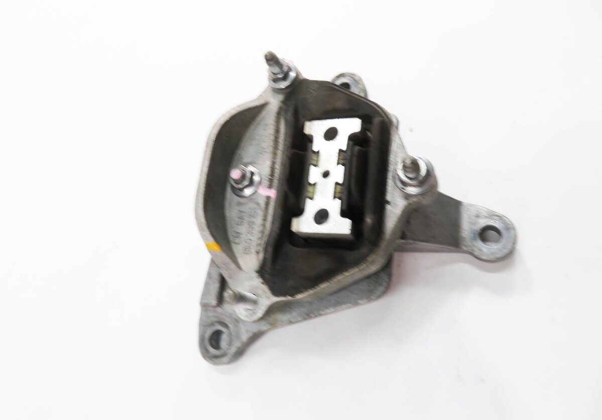 Thumbnail 3: 2014 AUDI Q5 (B8 8R) 3.0L CTUC ENGINE - TRANSMISSION MOUNT BRACKET
