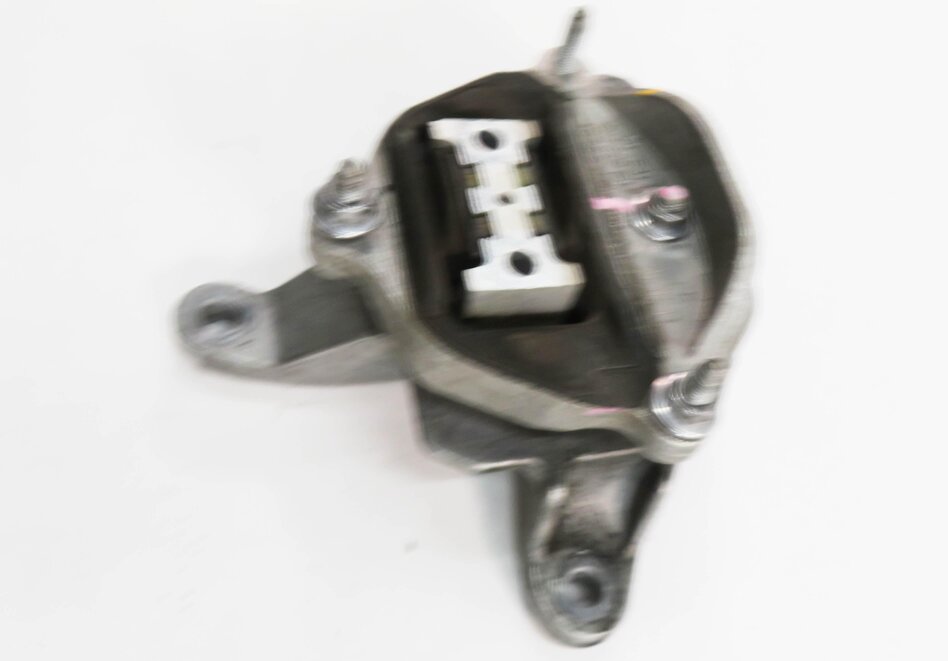 Thumbnail 4: 2014 AUDI Q5 (B8 8R) 3.0L CTUC ENGINE - TRANSMISSION MOUNT BRACKET