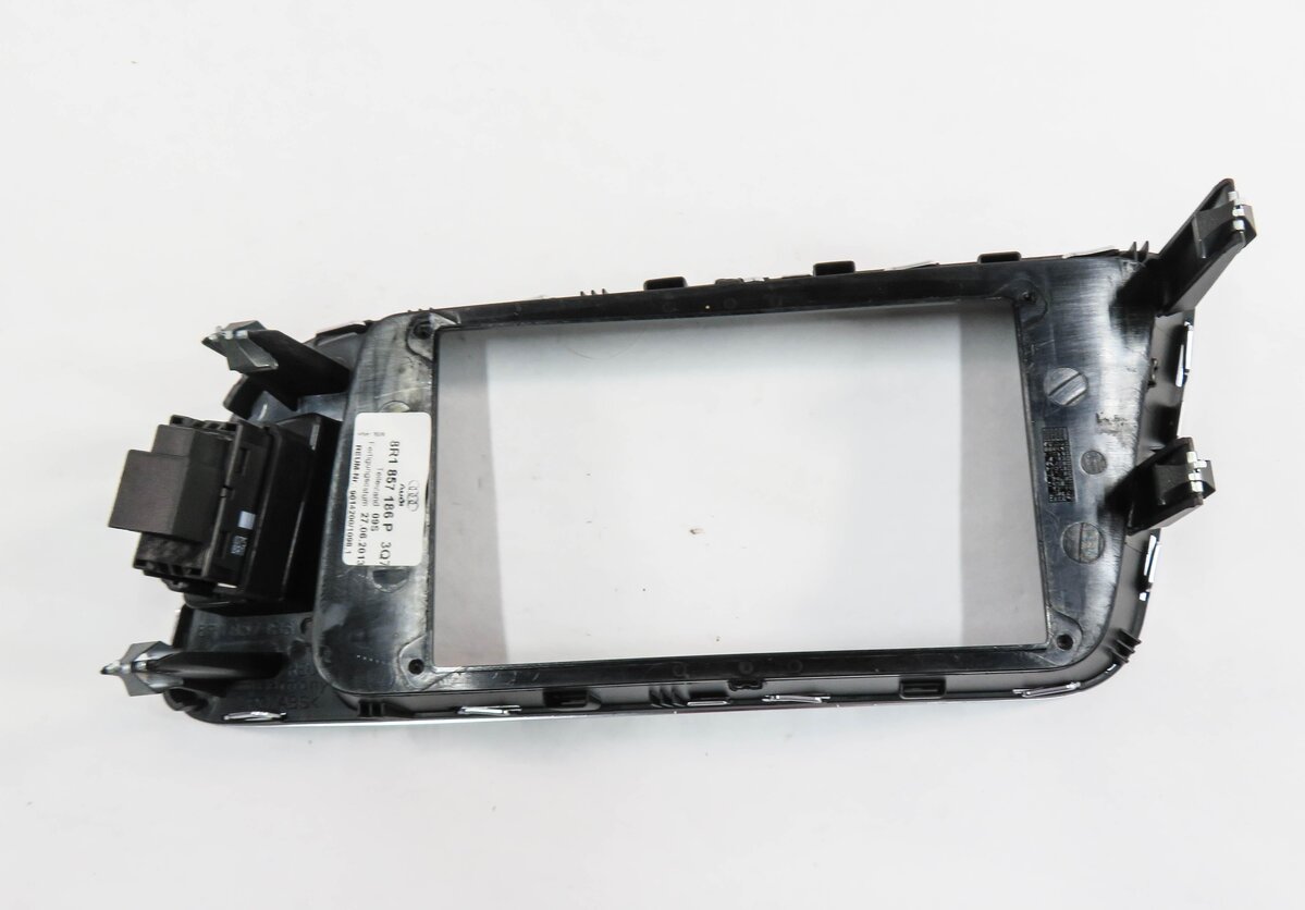 Thumbnail 6: 2014 AUDI Q5 (B8 8R) GPS NAVIGATION MEDIA DISPLAY SCREEN TRIM BEZEL w/ HAZARD