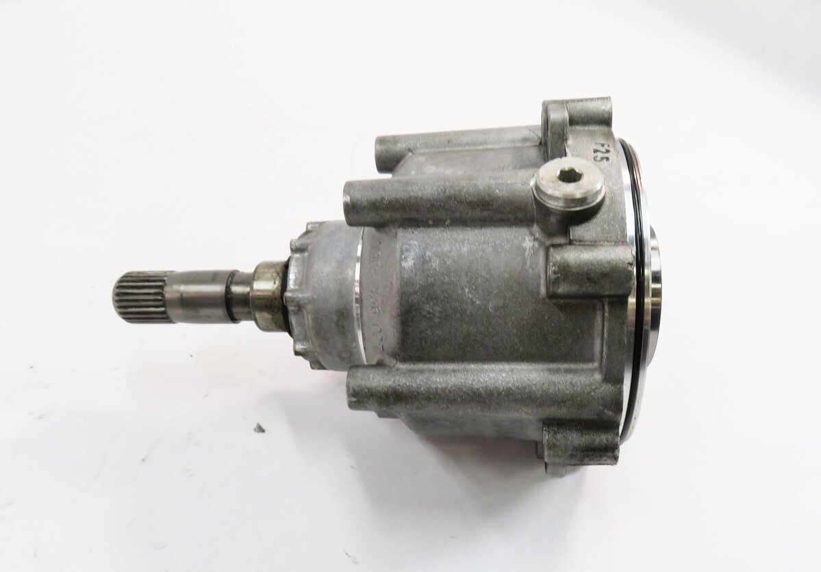 Thumbnail 2: 2013-2017 AUDI Q5 (B8 8R) AWD - TRANSMISSION CENTER DIFFERENTIAL TAILSHAFT GEAR