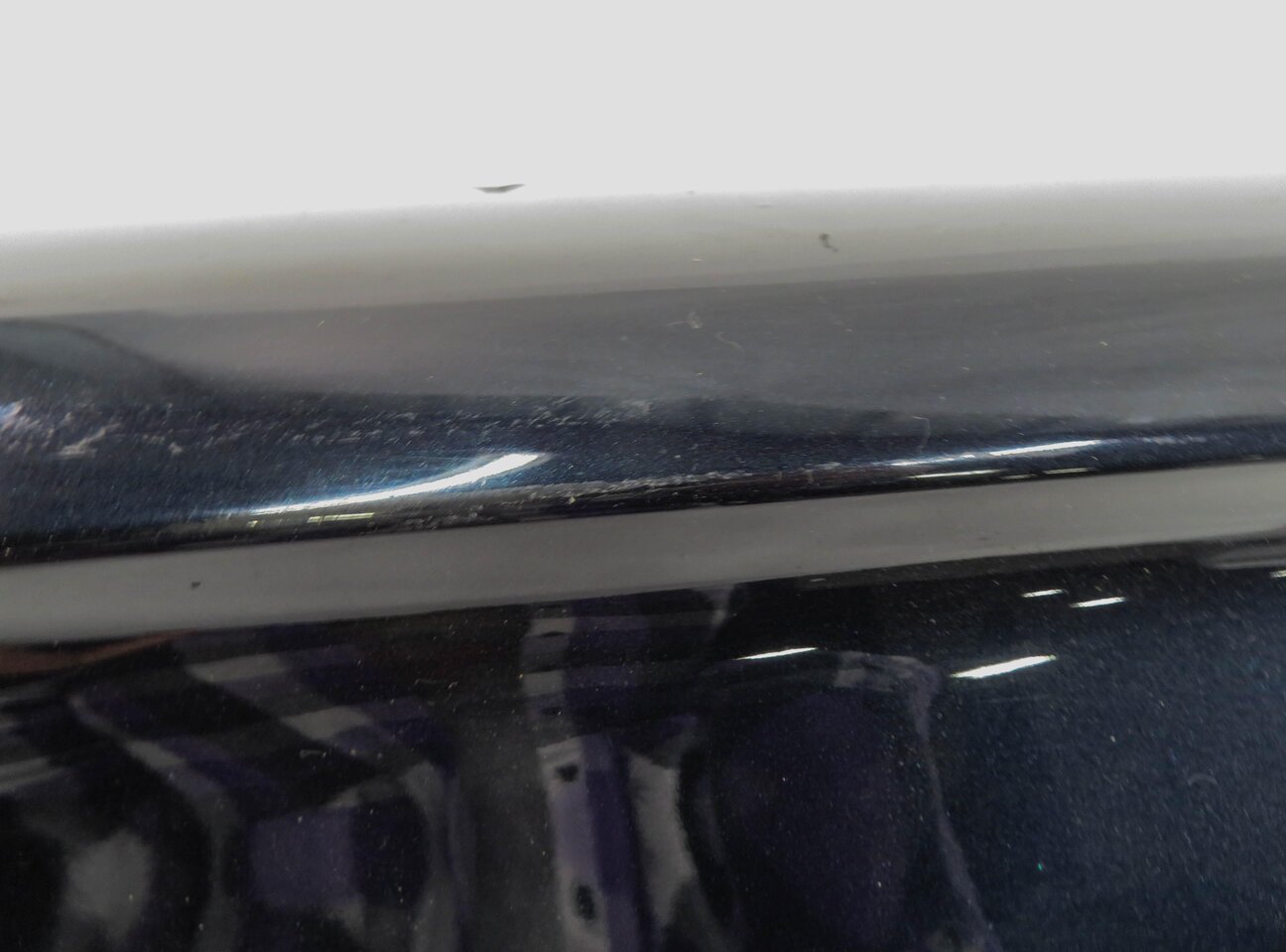 Thumbnail 10: 2014 AUDI Q5 (B8 8R) LEFT REAR DOOR LOWER MOULDING RUNNER TRIM (MIDNIGHT BLUE)