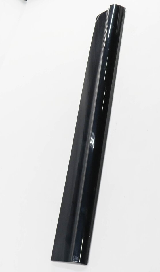 Thumbnail 3: 2014 AUDI Q5 (B8 8R) LEFT FRONT DRIVER DOOR LOWER MOULDING RUNNER TRIM (BLUE)