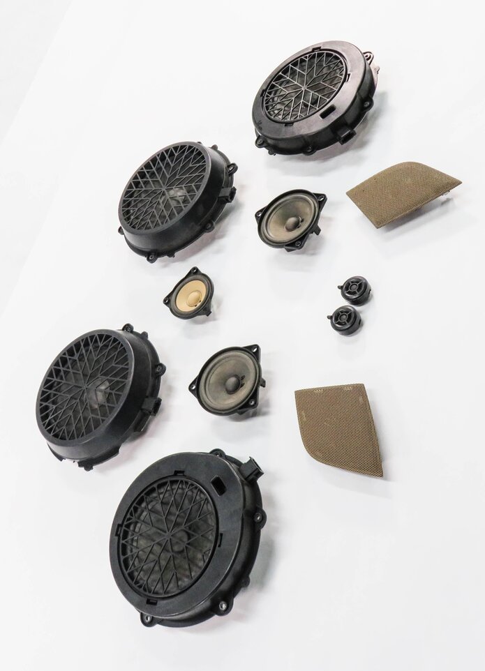 Thumbnail 4: 2012 PORSCHE PANAMERA (970 G1) RADIO STEREO TWEETER SPEAKER SET-11 (BEIGE TRIM)