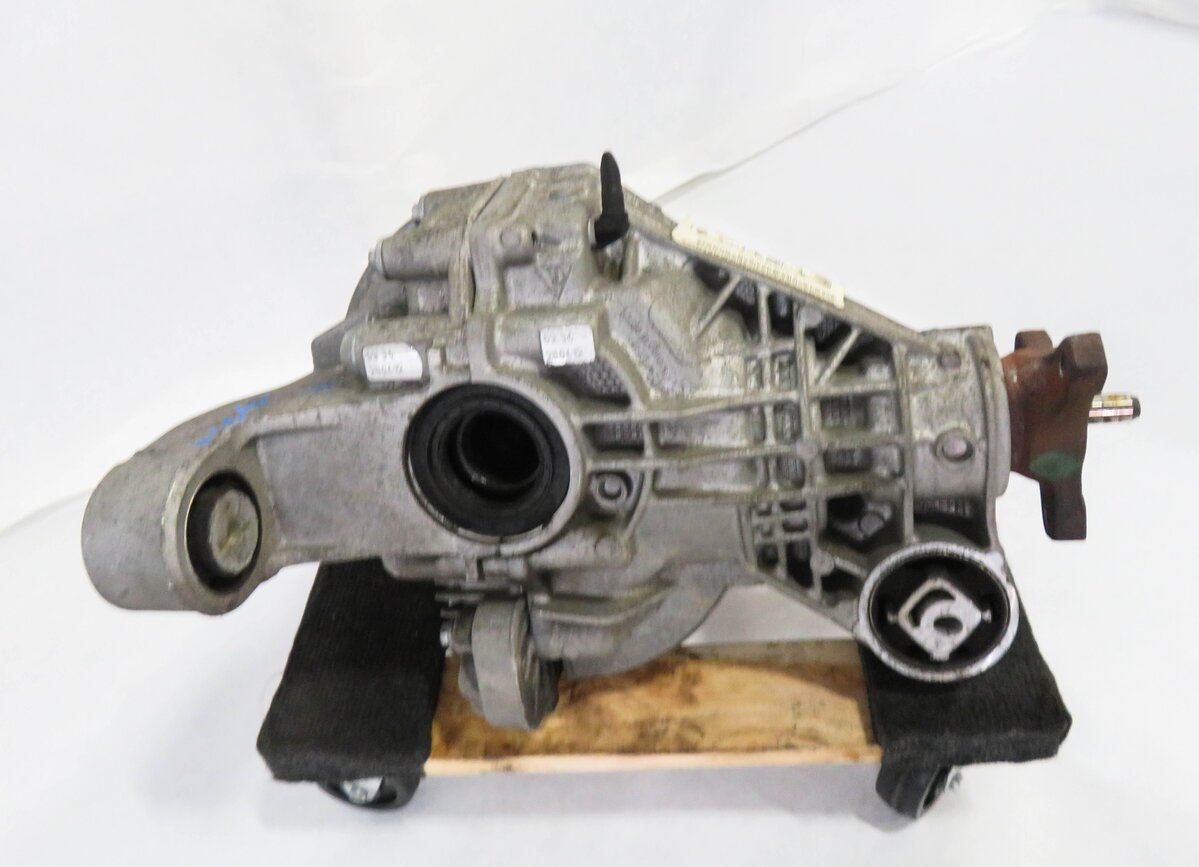 Thumbnail 3: 2011-2016 PORSCHE PANAMERA (970 G1) 3.6L - REAR DIFFERENTAIL GEAR CARRIER