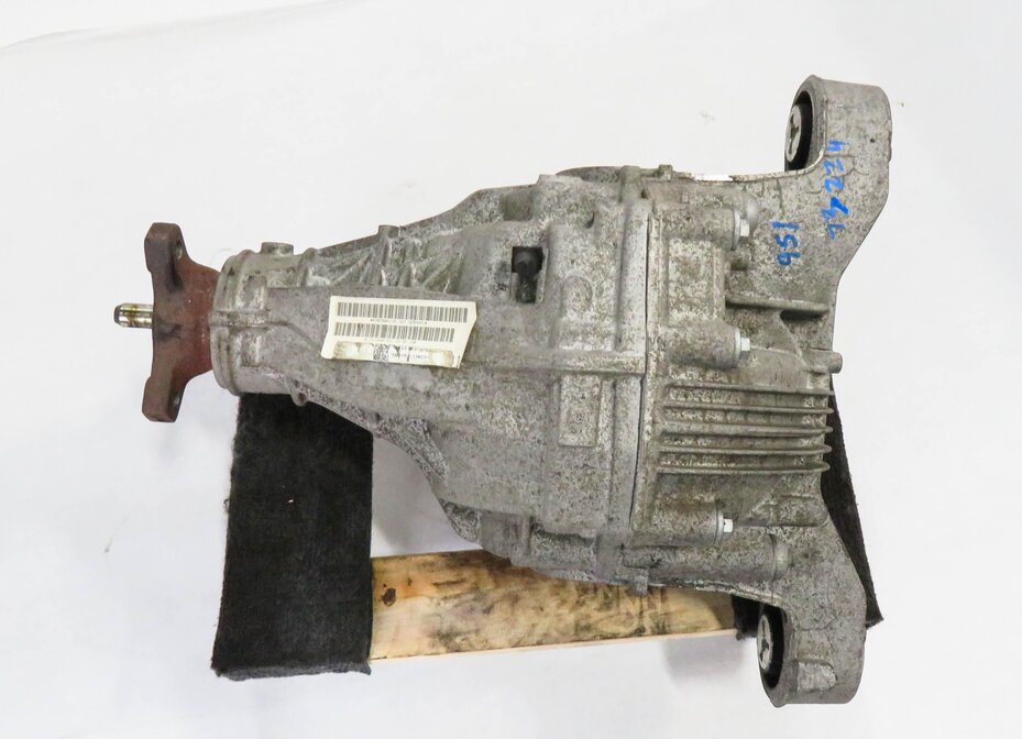 Thumbnail 5: 2011-2016 PORSCHE PANAMERA (970 G1) 3.6L - REAR DIFFERENTAIL GEAR CARRIER