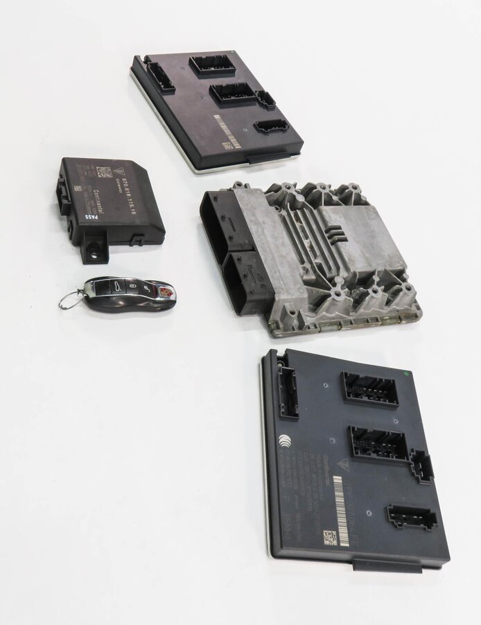 Thumbnail 4: 12 PORSCHE PANAMERA (970 G1) 3.6L M46 ENGINE ECM ECU IMMOBILIZER MODULE KEY SET