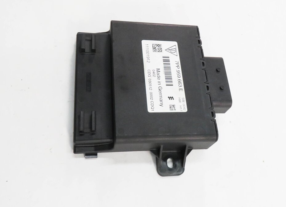 Thumbnail 4: 2012 PORSCHE PANAMERA (970 G1) VOLTAGE CONVERTER CONTROL MODULE