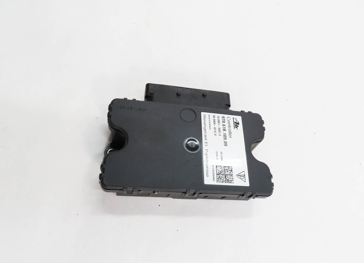 Thumbnail 3: 2012 PORSCHE PANAMERA (970 G1) PARKING BRAKE CONTROL MODULE