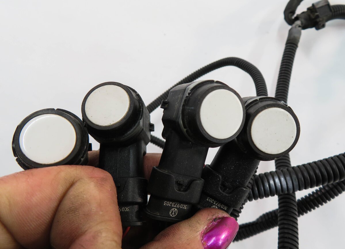 Thumbnail 6: 2012 PORSCHE PANAMERA (970 G1) REAR PDC PARK SENSOR SET w/ HARNESS (WHITE)