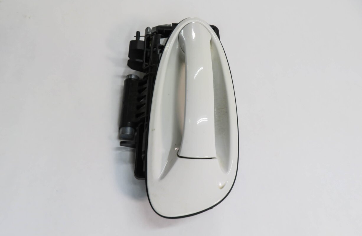 Thumbnail 3: 2010-2016 PORSCHE PANAMERA (970 G1) RIGHT FRONT EXTERIOR DOOR HANDLE (WHITE B4)