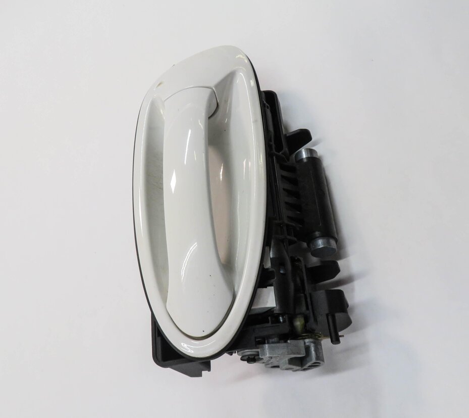 Thumbnail 4: 2010-2016 PORSCHE PANAMERA (970 G1) RIGHT FRONT EXTERIOR DOOR HANDLE (WHITE B4)