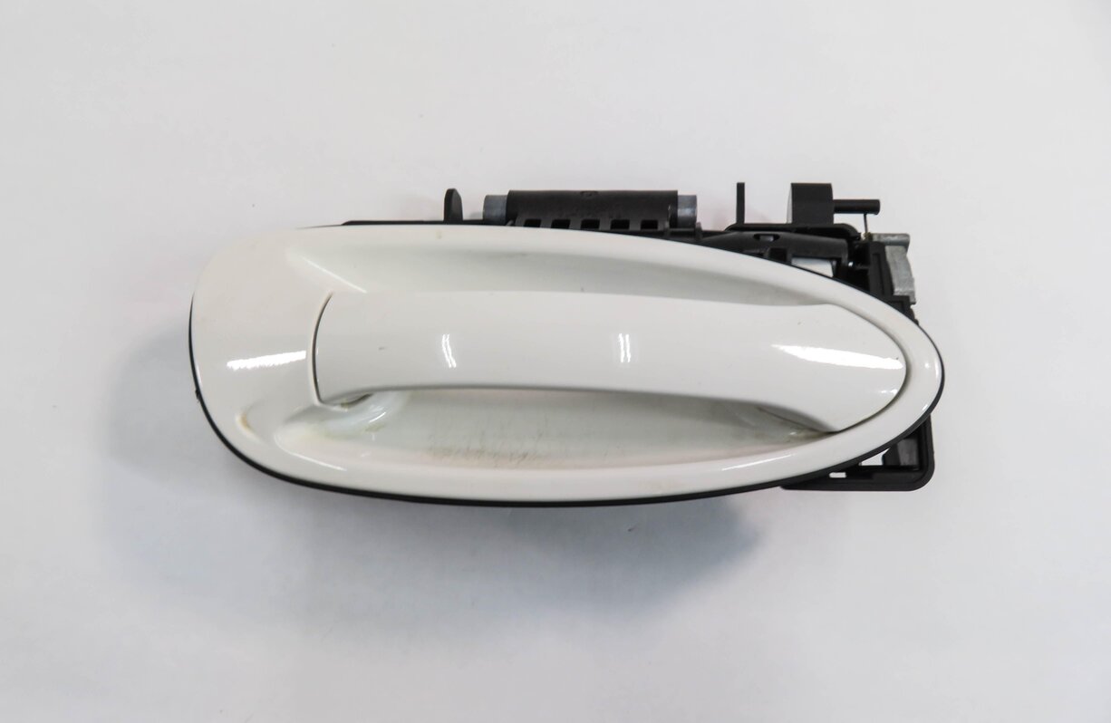 Thumbnail 5: 2010-2016 PORSCHE PANAMERA (970 G1) RIGHT FRONT EXTERIOR DOOR HANDLE (WHITE B4)