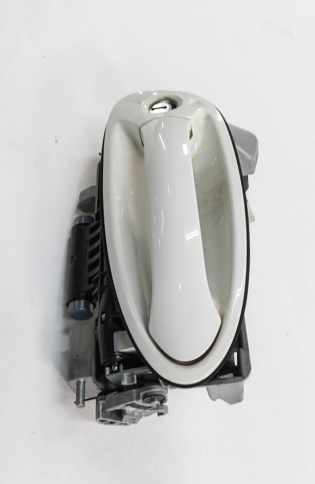 Thumbnail 3: 2010-2016 PORSCHE PANAMERA (970 G1) LEFT FRONT EXTERIOR DOOR HANDLE (WHITE B4)