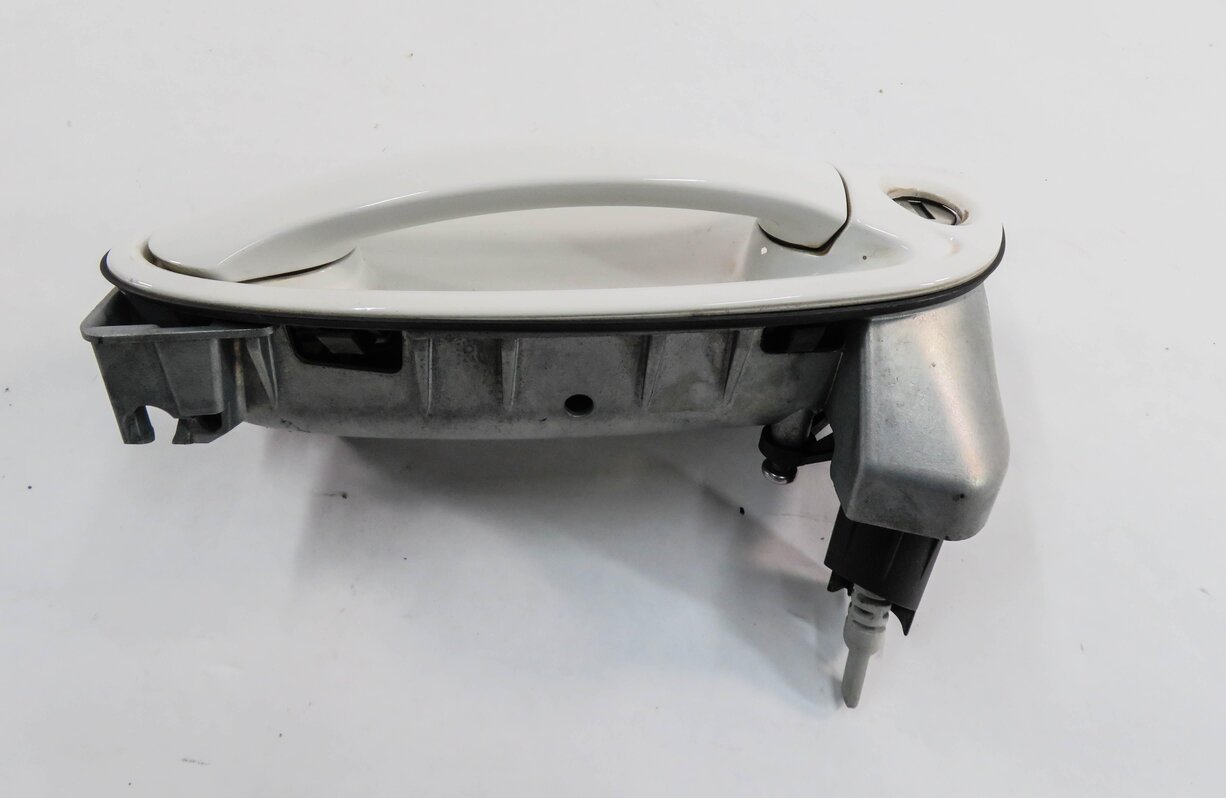 Thumbnail 5: 2010-2016 PORSCHE PANAMERA (970 G1) LEFT FRONT EXTERIOR DOOR HANDLE (WHITE B4)