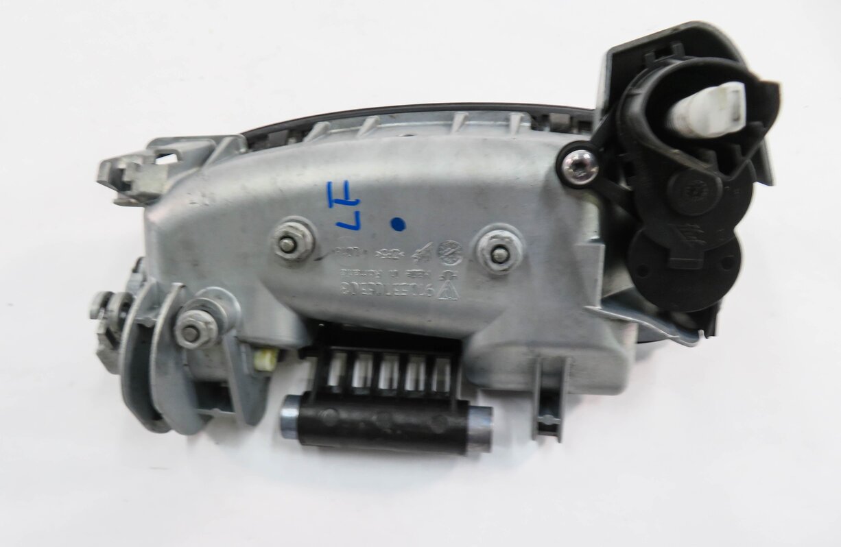 Thumbnail 6: 2010-2016 PORSCHE PANAMERA (970 G1) LEFT FRONT EXTERIOR DOOR HANDLE (WHITE B4)
