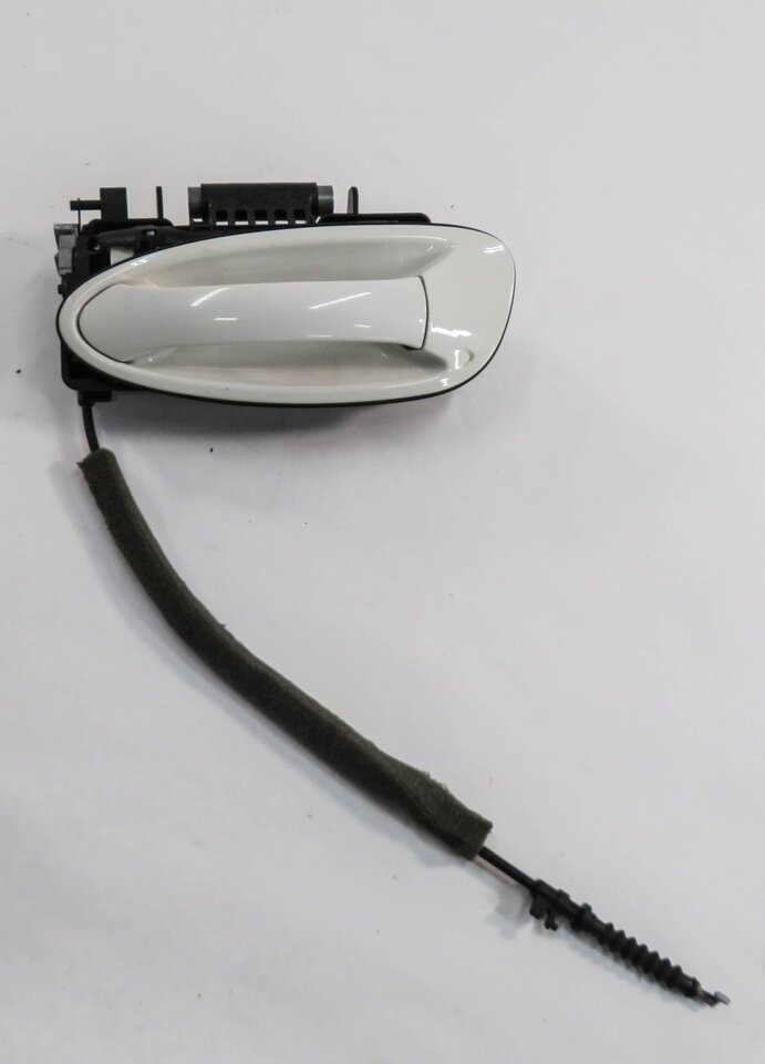 Thumbnail 2: 2010-2016 PORSCHE PANAMERA (970 G1) LEFT REAR EXTERIOR DOOR HANDLE (WHITE B4)