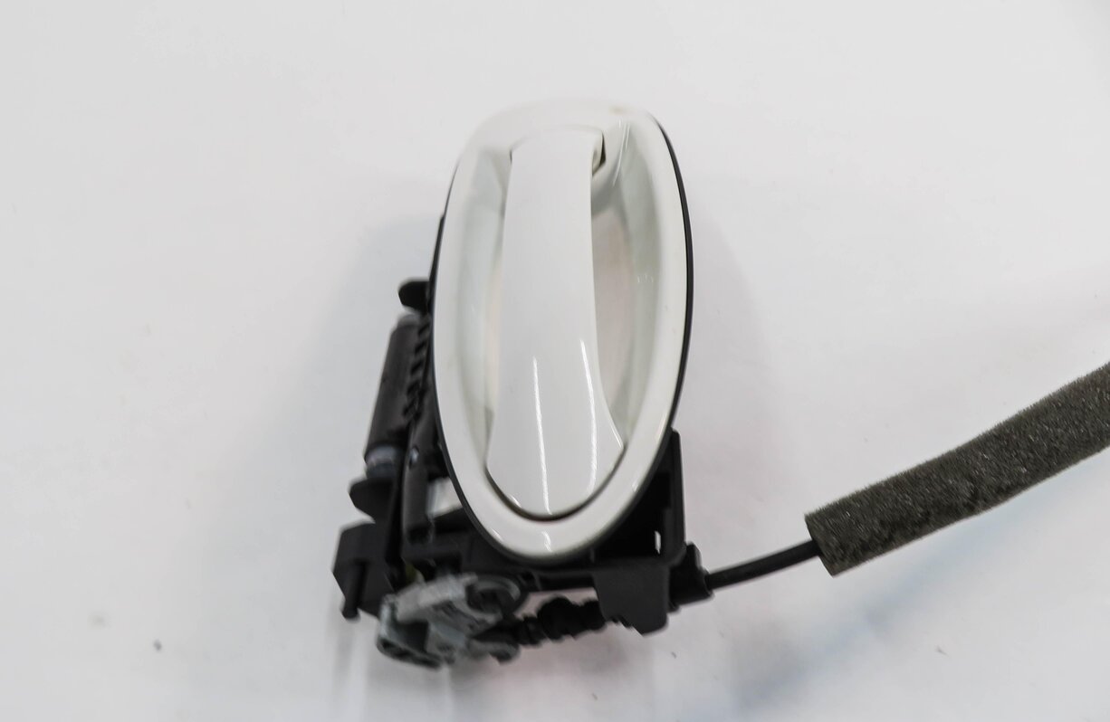 Thumbnail 3: 2010-2016 PORSCHE PANAMERA (970 G1) LEFT REAR EXTERIOR DOOR HANDLE (WHITE B4)