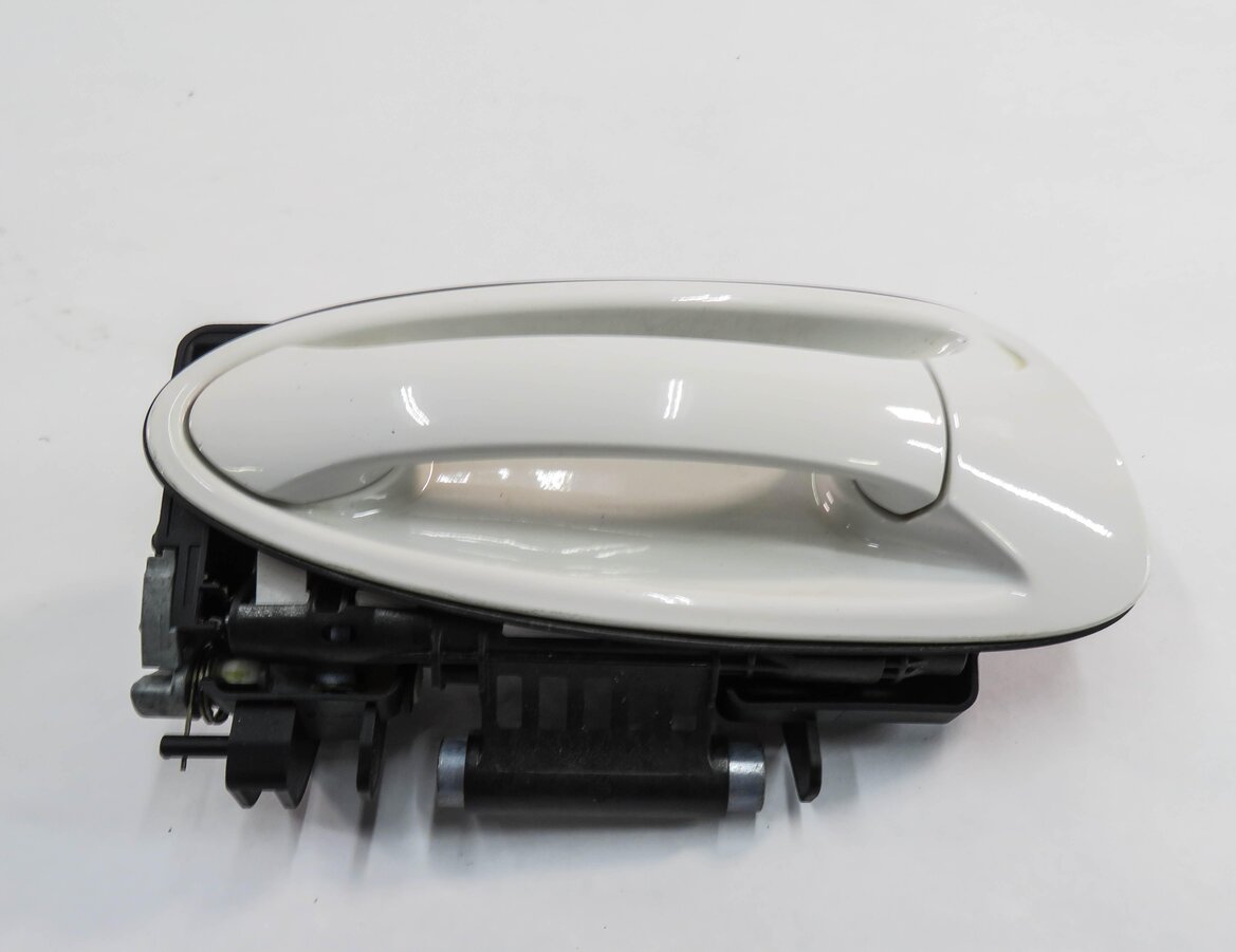 Thumbnail 2: 2010-2016 PORSCHE PANAMERA (970 G1) RIGHT REAR EXTERIOR DOOR HANDLE (WHITE B4)