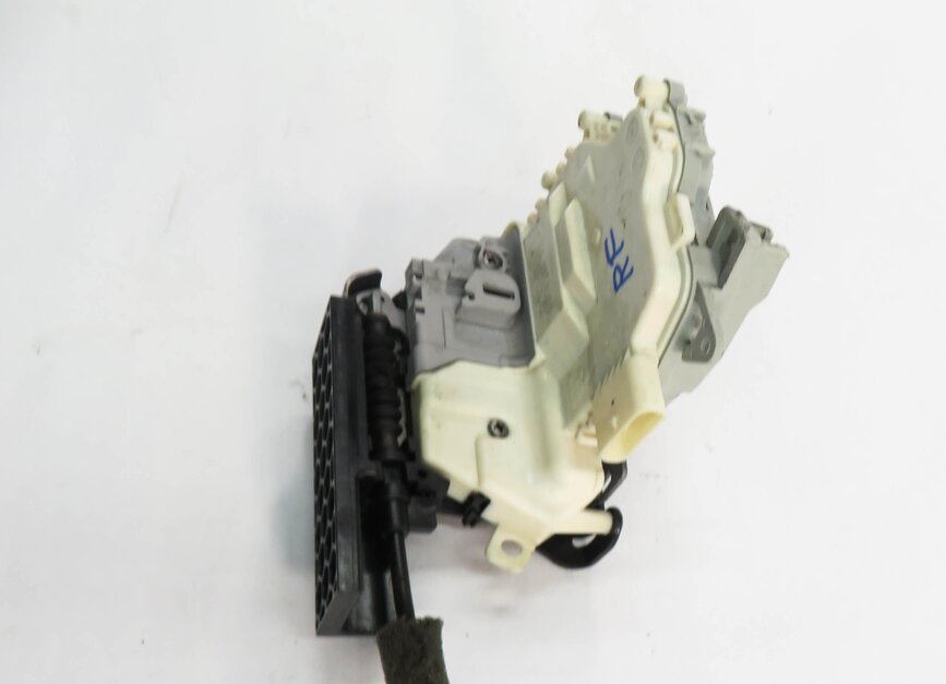 Thumbnail 4: 2010-2019 AUDI / PORSCHE A4 S4 A5 S5 A6 Q3 Q5 Q7 TT 911 - RIGHT FRONT DOOR LATCH