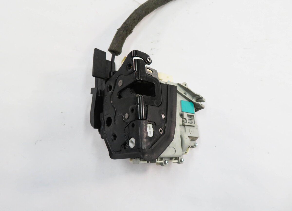 Thumbnail 6: 2010-2019 AUDI / PORSCHE A4 S4 A5 S5 A6 Q3 Q5 Q7 TT 911 - RIGHT FRONT DOOR LATCH
