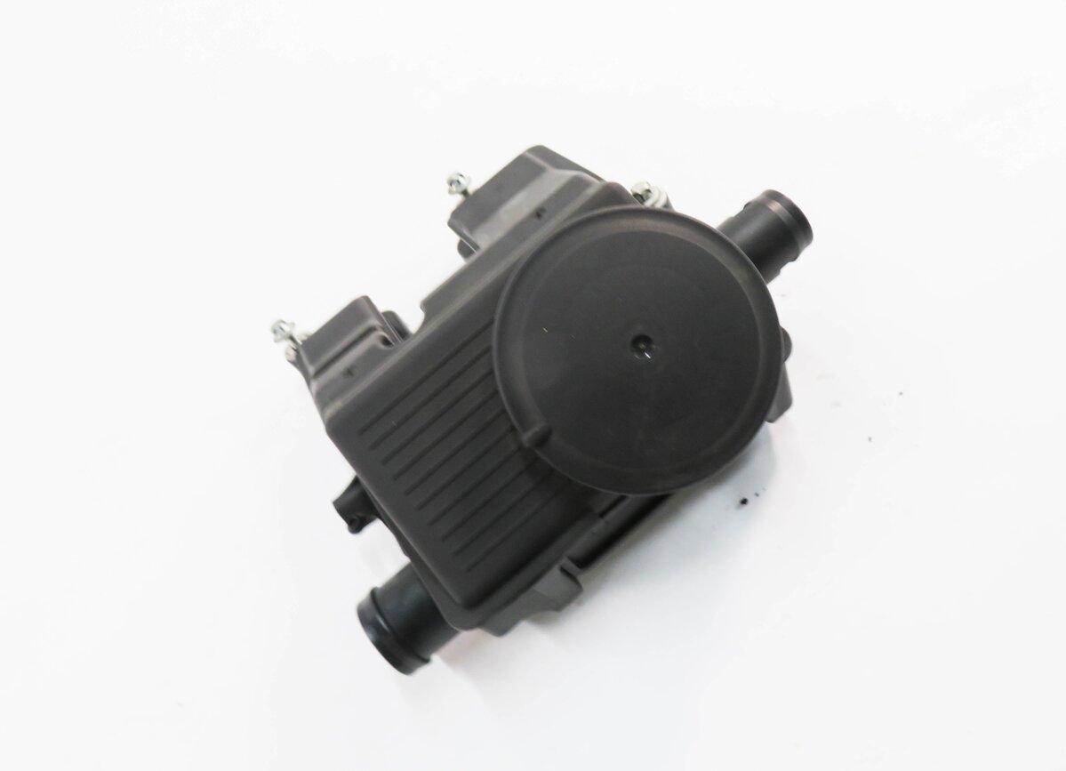 2012 PORSCHE PANAMERA (970 G1) 3.6L M46 ENGINE - OIL SEPARATOR TANK