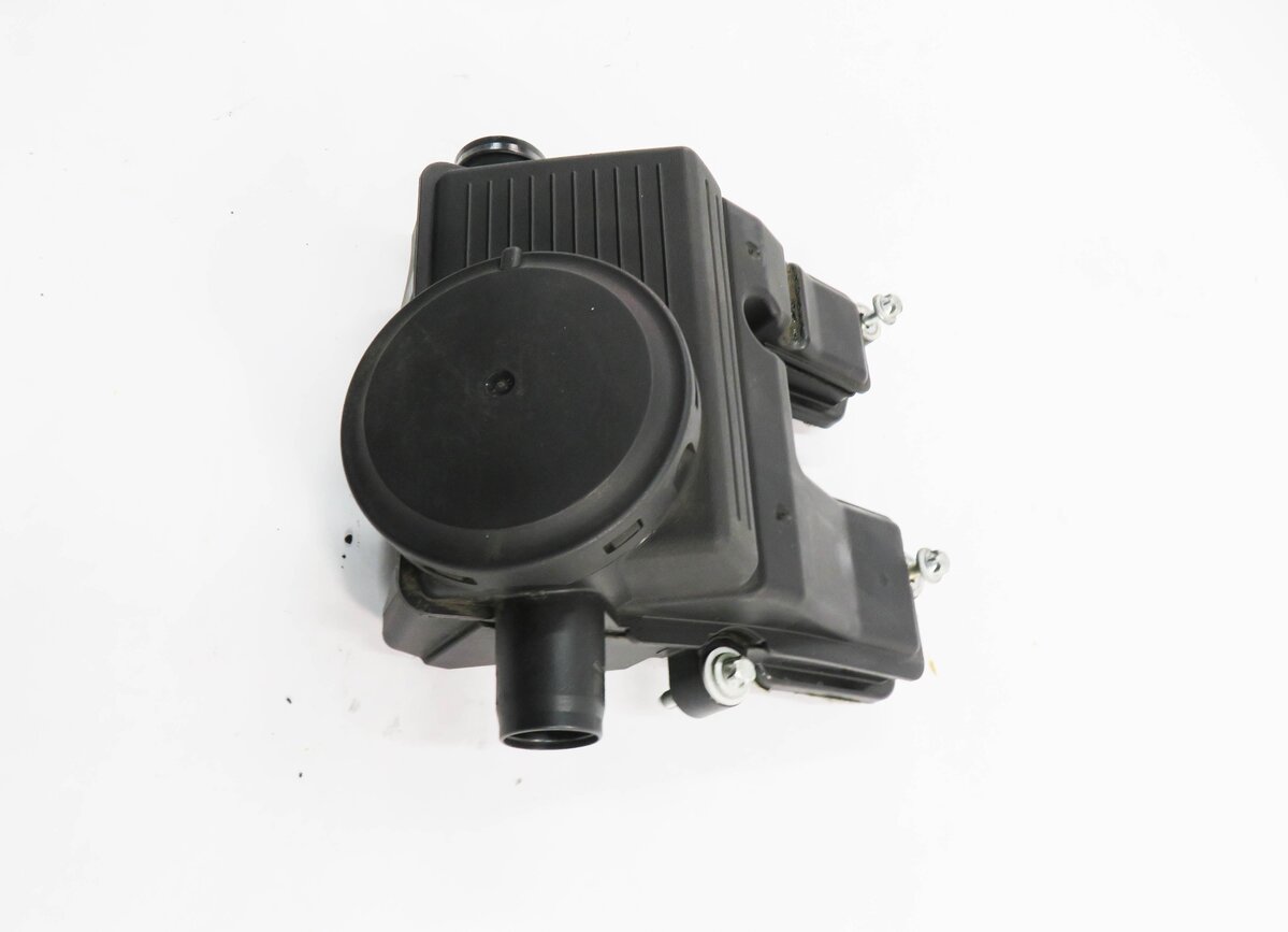 Thumbnail 4: 2012 PORSCHE PANAMERA (970 G1) 3.6L M46 ENGINE - OIL SEPARATOR TANK