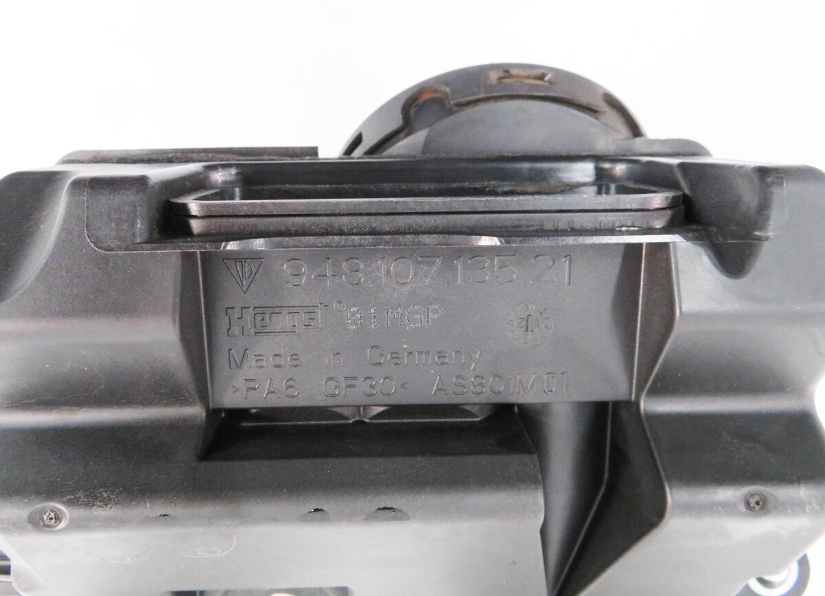 Thumbnail 8: 2012 PORSCHE PANAMERA (970 G1) 3.6L M46 ENGINE - OIL SEPARATOR TANK