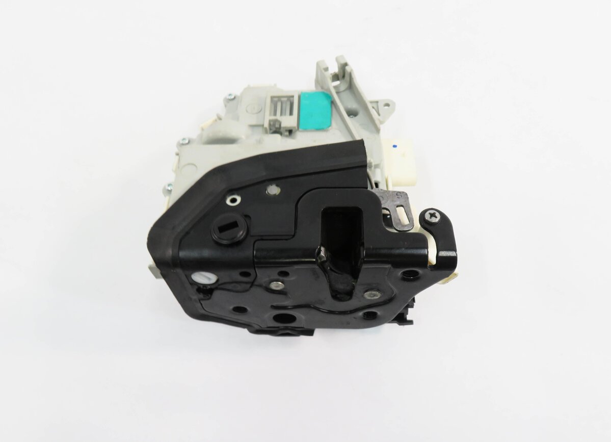 Thumbnail 6: 2010-2020 VW / PORSCHE - A3 A4 A8 S3 S4 Q5 MACAN PANAMERA - LEFT REAR DOOR LATCH
