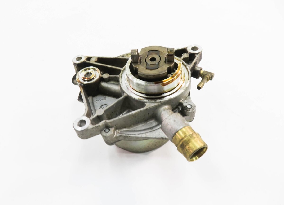 Thumbnail 2: 2012 PORSCHE PANAMERA (970 G1) 3.6L M46 ENGINE - BRAKE VACUUM PUMP