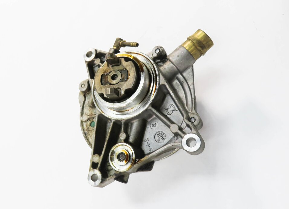 Thumbnail 3: 2012 PORSCHE PANAMERA (970 G1) 3.6L M46 ENGINE - BRAKE VACUUM PUMP