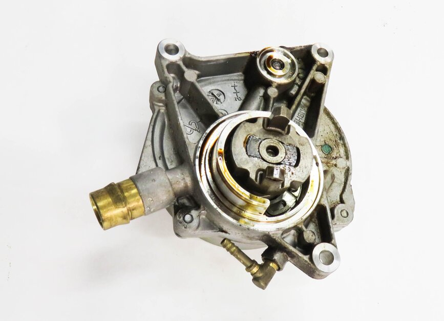 Thumbnail 4: 2012 PORSCHE PANAMERA (970 G1) 3.6L M46 ENGINE - BRAKE VACUUM PUMP