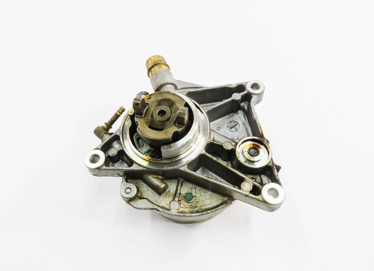 Thumbnail 5: 2012 PORSCHE PANAMERA (970 G1) 3.6L M46 ENGINE - BRAKE VACUUM PUMP