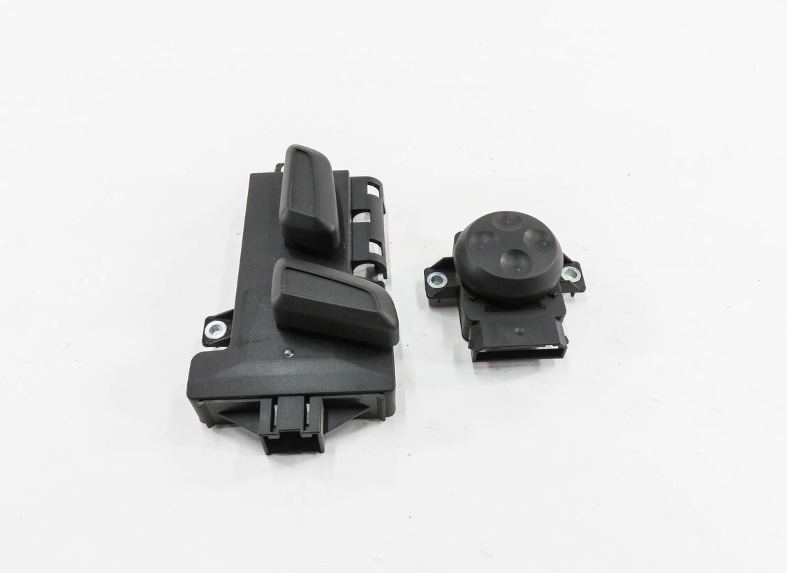 Thumbnail 3: 2012 AUDI Q5 (B8 8R) LEFT FRONT DRIVER SEAT ADJUSTMENT SWITCH BUTTON
