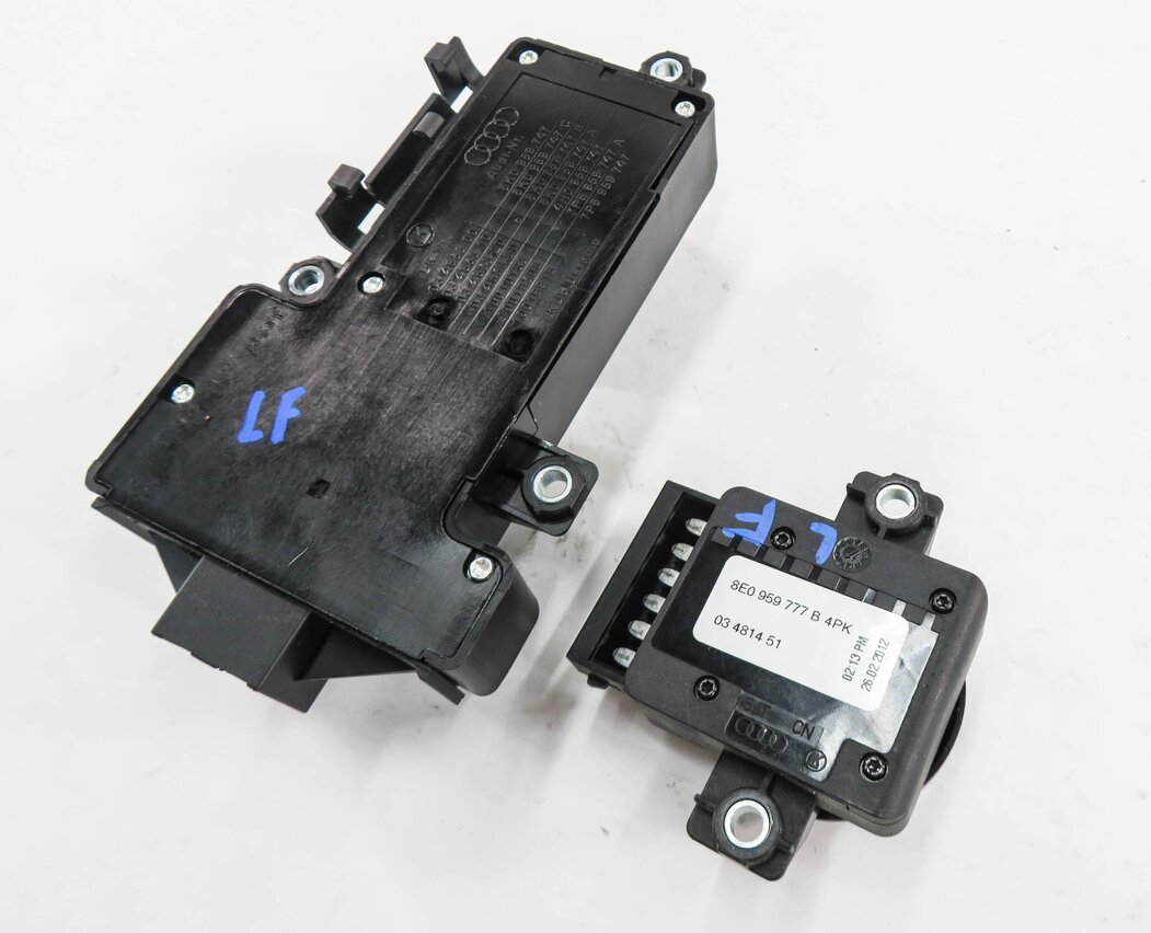 Thumbnail 7: 2012 AUDI Q5 (B8 8R) LEFT FRONT DRIVER SEAT ADJUSTMENT SWITCH BUTTON