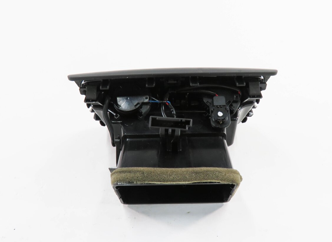 Thumbnail 4: 2012 AUDI Q5 (B8 8R) REAR CENTER CONSOLE HEATER A/C AIR VENT