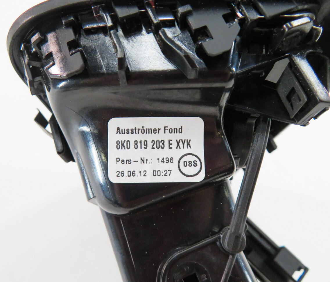 Thumbnail 8: 2012 AUDI Q5 (B8 8R) REAR CENTER CONSOLE HEATER A/C AIR VENT
