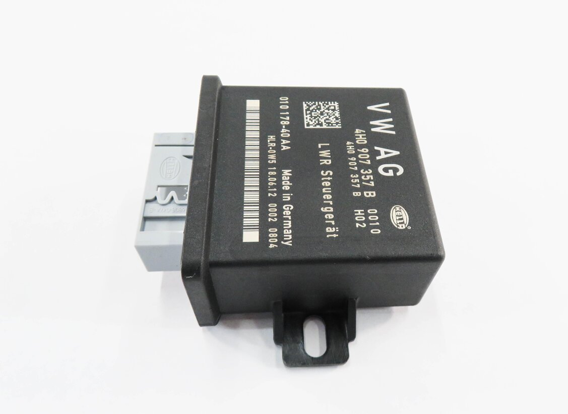 Thumbnail 3: 2012 AUDI Q5 (B8 8R) ADAPTIVE HEADLIGHT RANGE CONTROL MODULE
