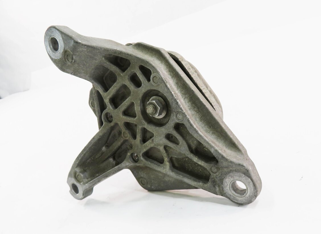 Thumbnail 6: 2012 AUDI Q5 (B8 8R) 3.2L CALB ENGINE - TRANSMISSION MOUNT BRACKET