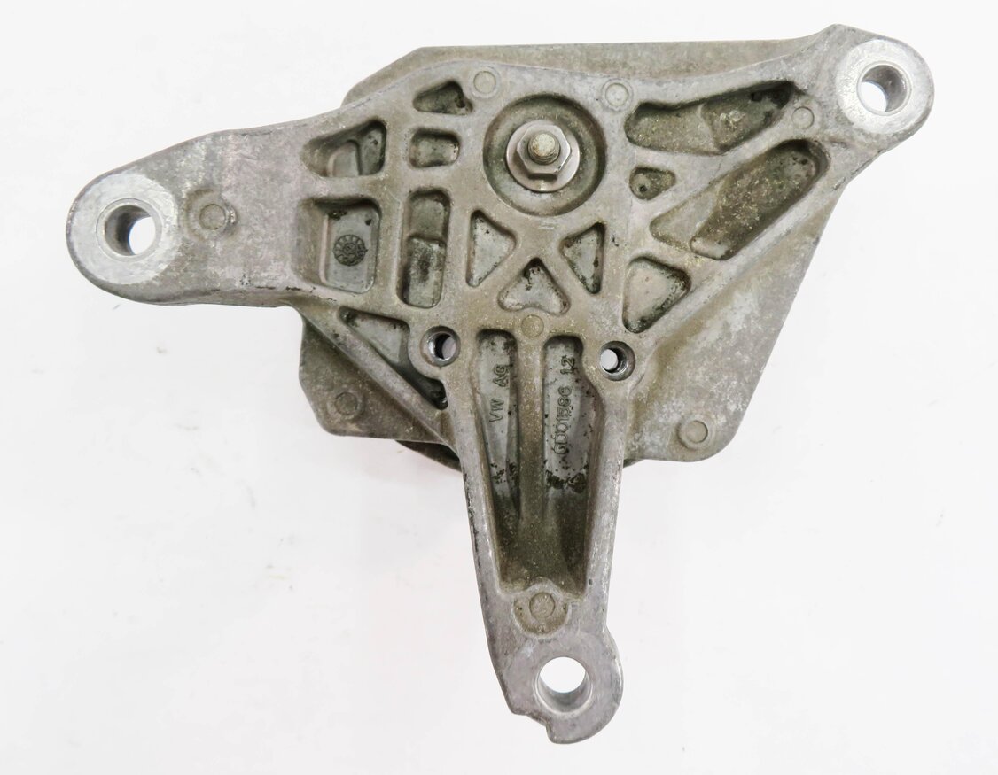 Thumbnail 7: 2012 AUDI Q5 (B8 8R) 3.2L CALB ENGINE - TRANSMISSION MOUNT BRACKET