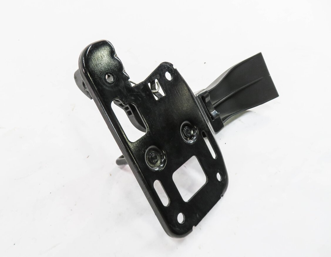 2012 AUDI Q5 (B8 8R) FRONT HOOD SAFETY LATCH