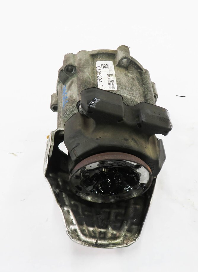 Thumbnail 2: 2009-2012 AUDI Q5 (8R) 3.2L A/T TRANSMISSION CENTER DIFFERENTIAL TAIL SHAFT