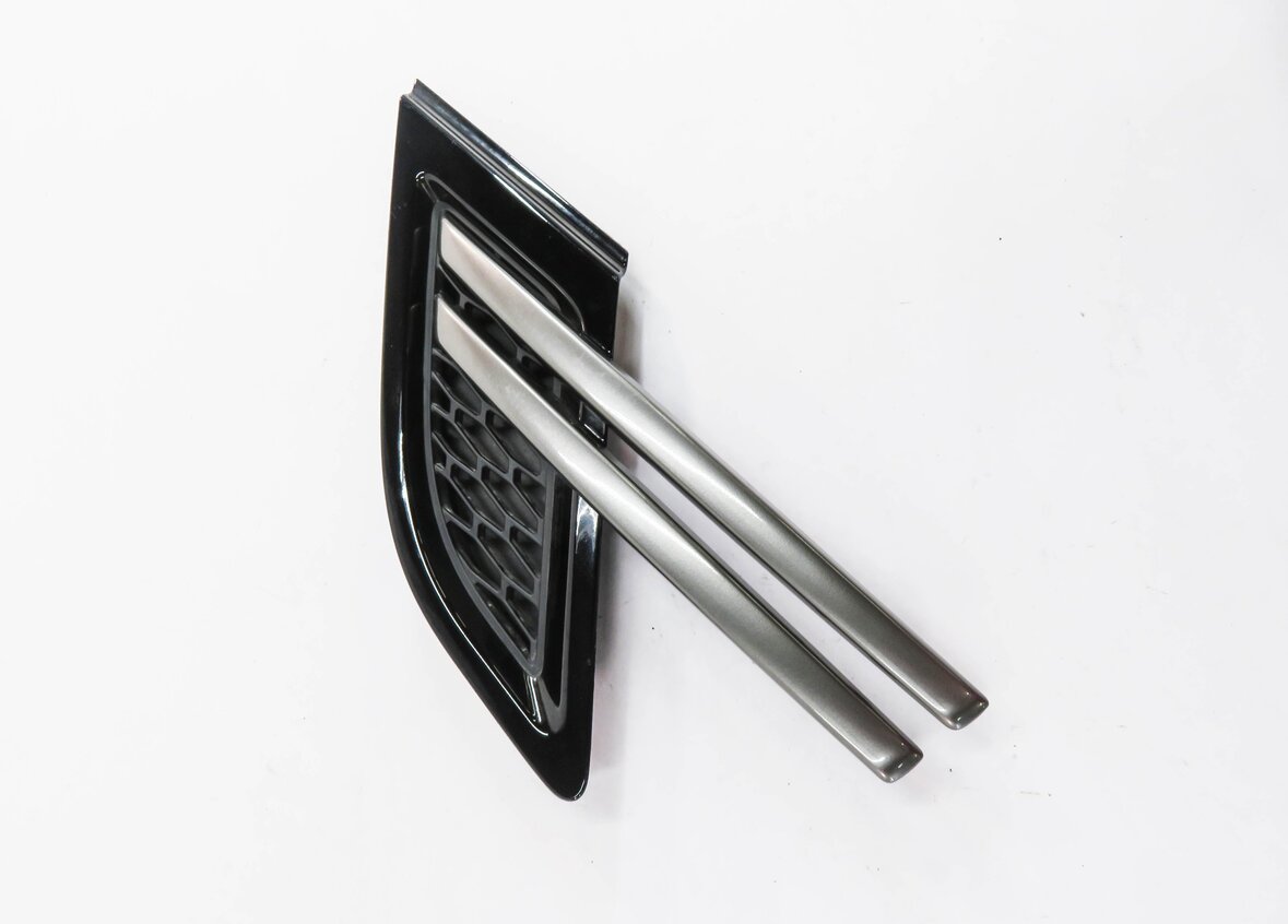 Thumbnail 3: 2015 RANGE ROVER SPORT (L494) LEFT FRONT DRIVER FENDER GRILLE TRIM (BLACK)