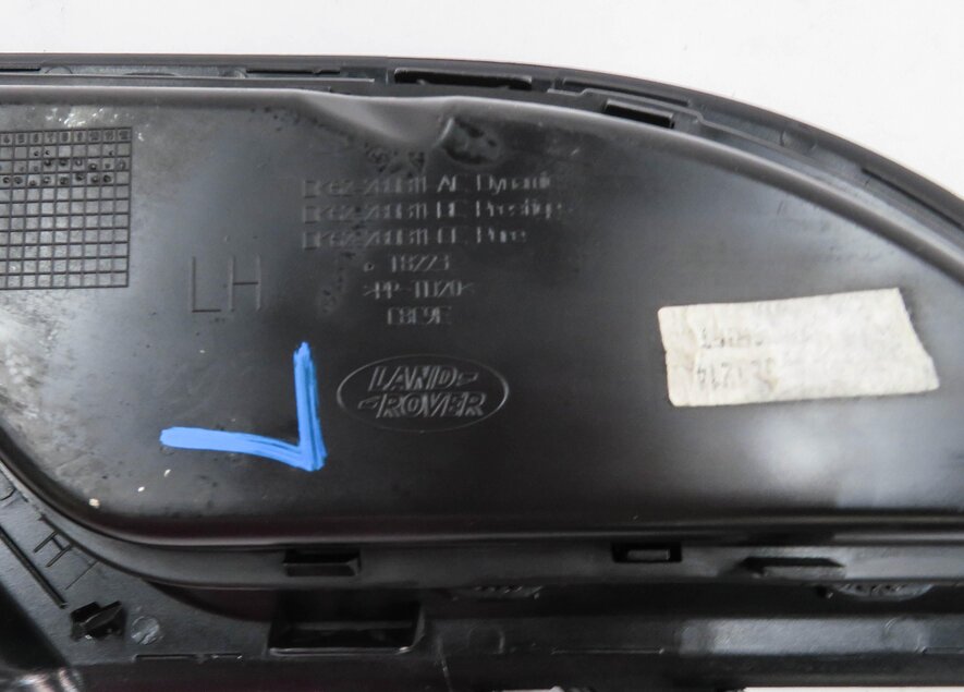Thumbnail 7: 2015 RANGE ROVER SPORT (L494) LEFT FRONT DRIVER FENDER GRILLE TRIM (BLACK)