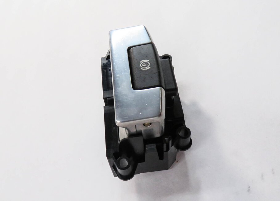 Thumbnail 3: 2015 RANGE ROVER SPORT (L494) PARKING BRAKE SWITCH BUTTON