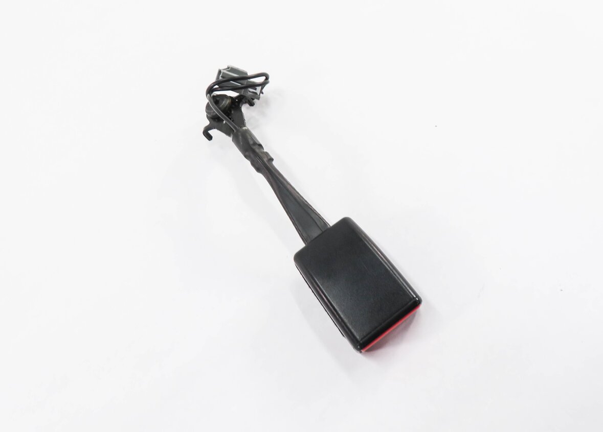 Thumbnail 1: 2014-2015 RANGE ROVER SPORT (L494) RIGHT FRONT PASSENGER SEATBELT RECEIVER