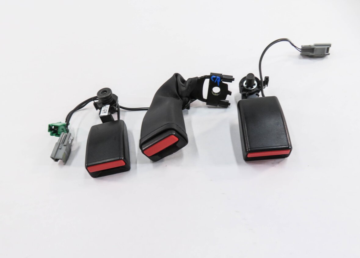 Thumbnail 2: 2015 RANGE ROVER SPORT (L494) REAR SEAT - SEATBELT BUCKLE RECEIVER SET-3 (BLACK)