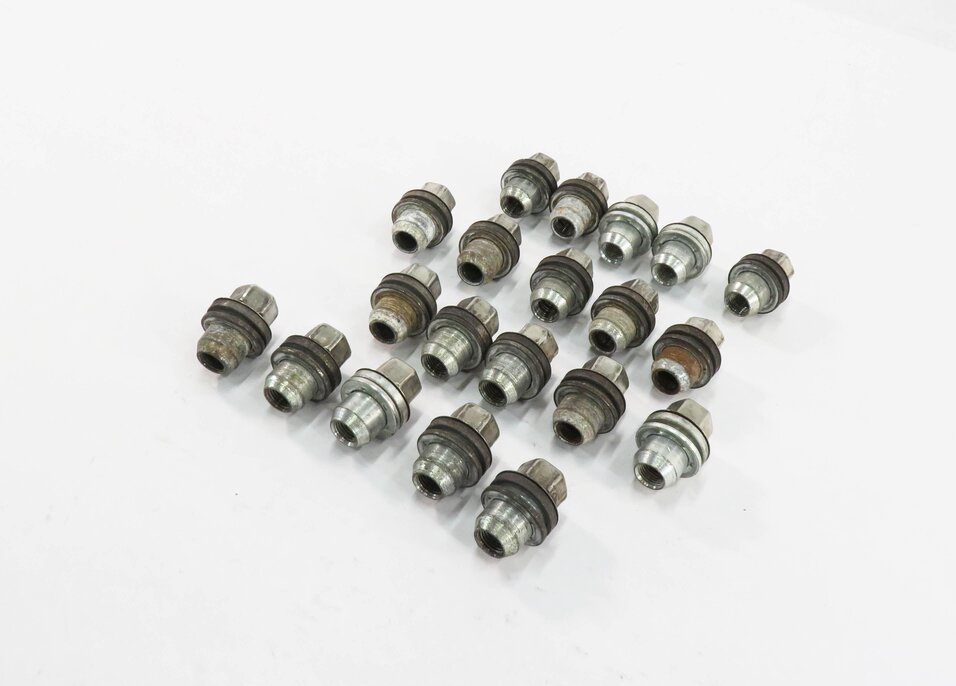 Thumbnail 1: 2005-2018 LR3 LR4 DISCOVERY / RANGE ROVER SPORT WHEEL TIRE RIM LUG NUT SET (20)