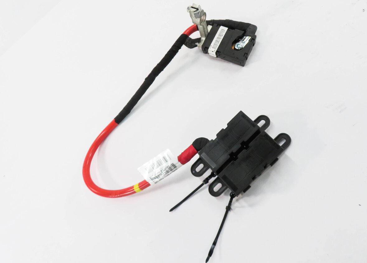 Thumbnail 2: 2015 RANGE ROVER SPORT (L494) POSTIVE BATTERY CABLE